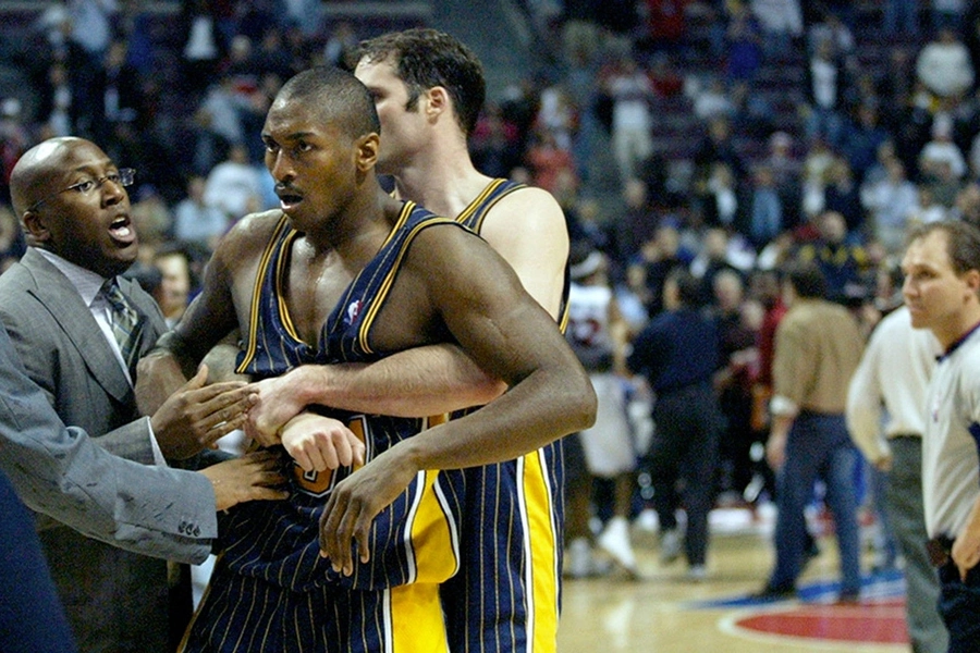 untold-malice-at-the-palace