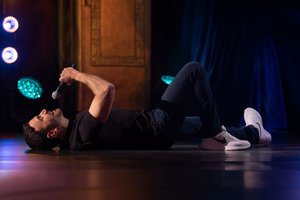 brett-goldstein-comedy-special-streaming-now-max