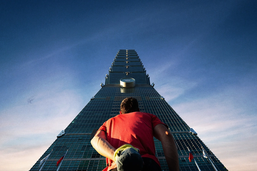 skyscraper-live-only-on-netflix