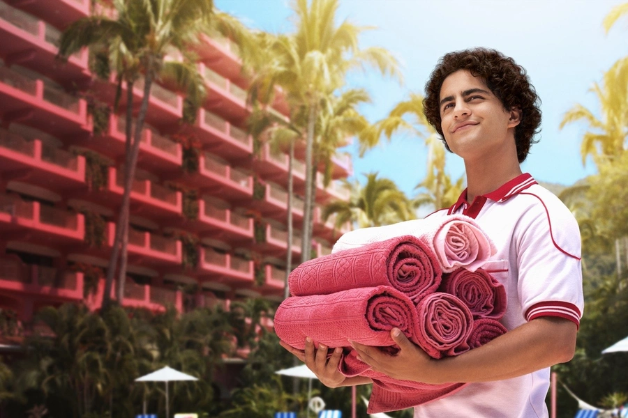 hilarious-scene-from-acapulco-apple-tvplus