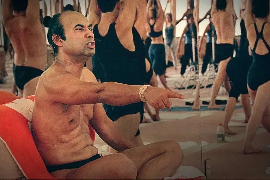bikram-yogi-guru-predator