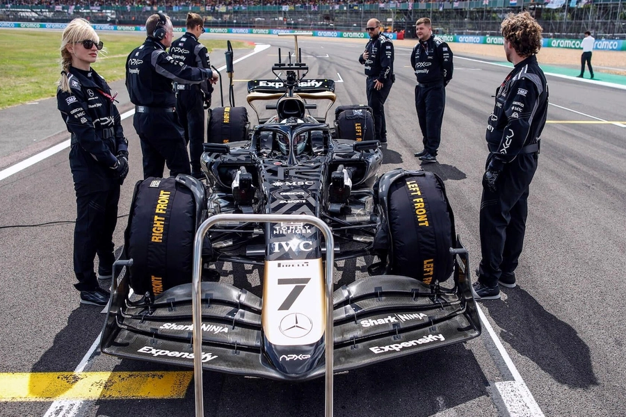 filming-on-location-designing-the-sets