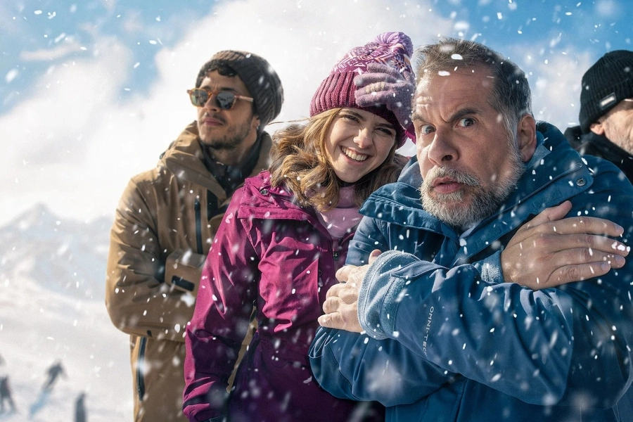almost-family-comedy-family-streaming-netflix