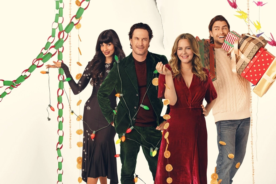 alicia-silverstone-in-a-merry-little-ex-mas