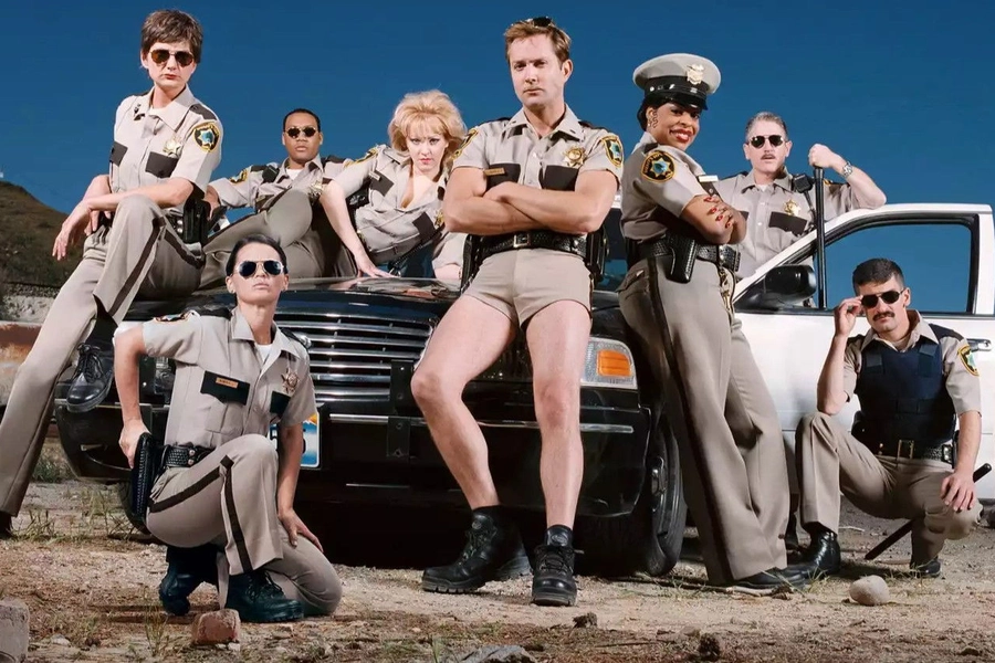reno-911-streaming-now-on-paramount