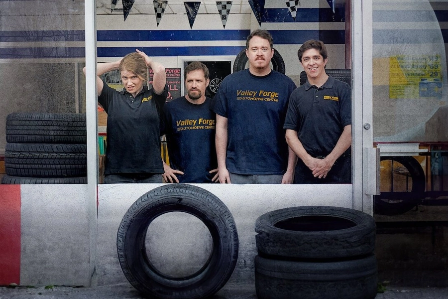 tires-s2-streamingnow-netflix-shane-gillis