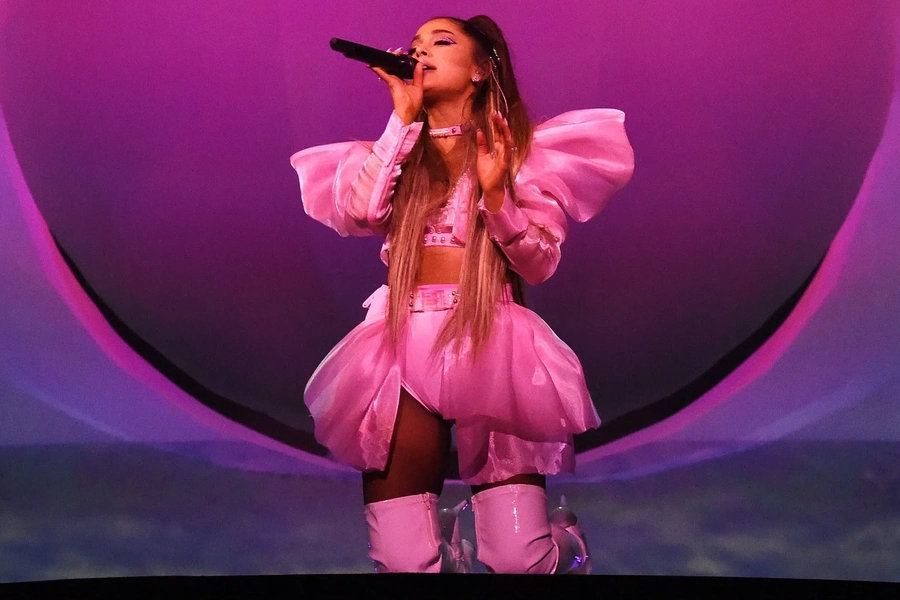 ariana-grande-excuse-me-i-love-you