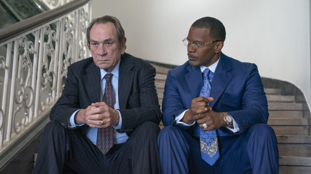 Tommy Lee Jones and Jamie Foxx in 'The Burial'