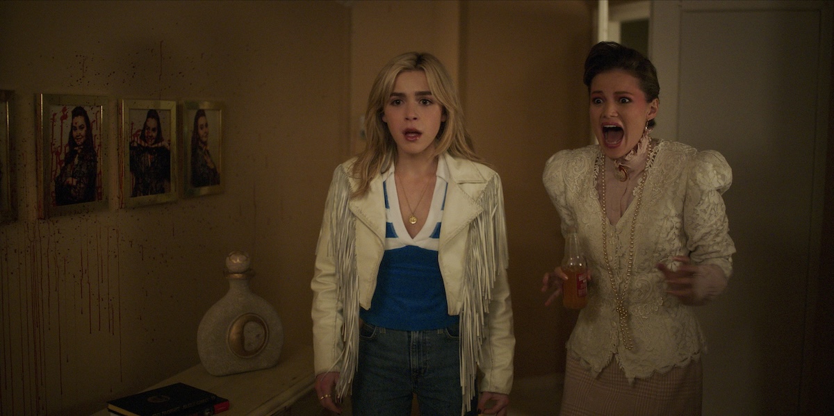 Kiernan Shipka and Olivia Holt in 'Totally Killer'