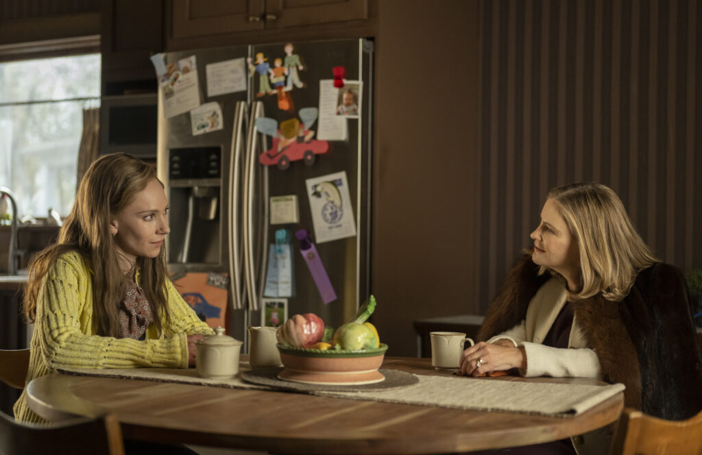 Juno Temple and Jennifer Jason Leigh in 'Fargo'